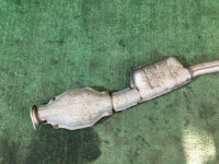 ท่อไอเสียท่อนกลาง катализатор SUBARU LEGACY B4 OEM 44200AE021 BE5 BH5 1999 EJ206