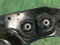 Travesaño trasero SUBARU LEGACY OEM 20152AE001 BHE BH9 BH5 BE5 BE9 BEE 2002 EZ30