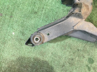 Travesaño trasero SUBARU LEGACY OEM 20152AE001 BHE BH9 BH5 BE5 BE9 BEE 2002 EZ30