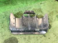 แผ่นกันใต้เครื่อง 56410AE093 SUBARU LEGACY