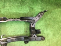 Travesaño trasero SUBARU LANCASTER OEM 20152AE001 BHE BH9 BH5 BE5 BE9 BEE 2002 EZ30 AT