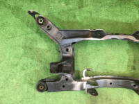 Travesaño trasero SUBARU LANCASTER OEM 20152AE001 BHE BH9 BH5 BE5 BE9 BEE 2002 EZ30 AT
