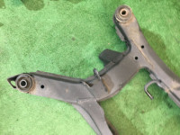 Travesaño trasero SUBARU LANCASTER OEM 20152AE001 BHE BH9 BH5 BE5 BE9 BEE 2002 EZ30 AT