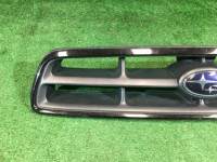 フロントグリル SUBARU LANCASTER OEM 91121AE260 BHE BH9 2002 Silver 1U2