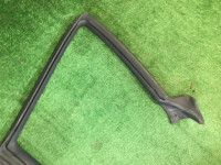 Уплотнитель дверей левый SUBARU LANCASTER OEM 63521AE030 BHE BH9 BH5 2002 Silver 1U2