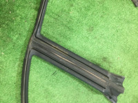 Уплотнитель дверей левый SUBARU LANCASTER OEM 63521AE030 BHE BH9 BH5 2002 Silver 1U2