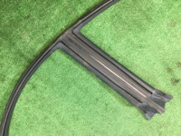 Right door seal SUBARU LANCASTER OEM 63521AE020 BHE BH9 BH5 BE5 BE9 BEE 2002 Silver 1U2