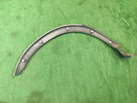 左后轮眉 SUBARU LANCASTER OEM 91111AE030MQ BHE BH9 2002 Silver 1U2