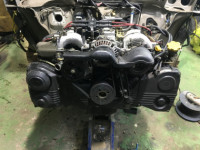 Двигатель SUBARU LANCASTER OEM 10100BF000 BH9 BE9 2000 EJ254 AT
