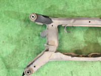 Travesaño trasero SUBARU LANCASTER OEM 20152AE000 BHE BH9 BH5 BE5 BE9 BEE 2000 EJ254 AT