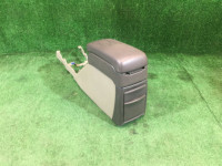 ช่องเก็บของและที่วางแขน высокий 92111AE010AD SUBARU LANCASTER