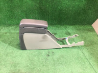 Porta-luvas e apoio de braço высокий SUBARU LANCASTER OEM 92111AE010AD BHE BH9 2000 8L5