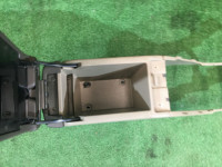 Porta-luvas e apoio de braço высокий SUBARU LANCASTER OEM 92111AE010AD BHE BH9 2000 8L5