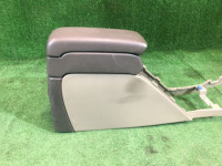 Porta-luvas e apoio de braço высокий SUBARU LANCASTER OEM 92111AE010AD BHE BH9 2000 8L5