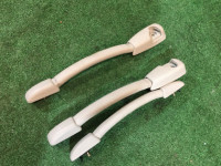 มือจับเพดาน SUBARU LANCASTER OEM 92043AE000GF 92041AE020GF 92041AE030GF BHE BH9 BH5 2000 8L5