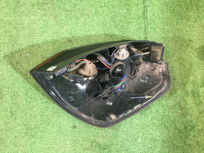 Piloto trasero izquierdo SUBARU LANCASTER OEM 84201AE230 BHE BH9 2000