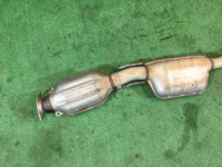 ท่อไอเสียท่อนกลาง SUBARU LEGACY OEM 44200AE050 BE9 BH9 2001 EJ254 AT