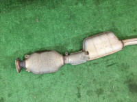 ท่อไอเสียท่อนกลาง SUBARU LEGACY OEM 44200AE050 BE9 BH9 2001 EJ254 AT