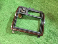 Marco embellecedor de la radio SUBARU LEGACY OEM 66221AC050 BG9 BG5 BD5 BD9 1996 cosmic blue mica 416