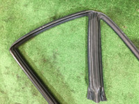 Уплотнитель дверей правый SUBARU LEGACY OEM 62710AC100 BG9 BG5 1996 cosmic blue mica 416