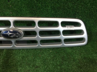 Rejilla del radiador SUBARU LANCASTER OEM E3617AE580 BHE BH9 2002 Silver 1U2