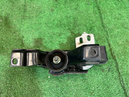 Soporte derecho del motor 41020AG020 SUBARU LEGACY