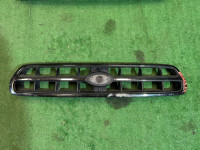 Radiator grille SUBARU LANCASTER OEM 91121AE200 BH9 1998 beige 8L5