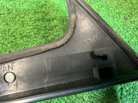 Friso do vidro lateral esquerdo SUBARU LEGACY OEM 91012AC010, 91011AC110 BG9 1995 Black 47A