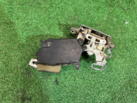 Fecho da porta da bagageira SUBARU LEGACY OEM 63032AE020 BH9 2001 51E