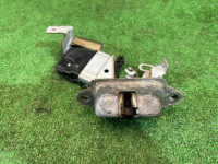 กลอนล็อกฝาท้าย 63032AE020 SUBARU LEGACY