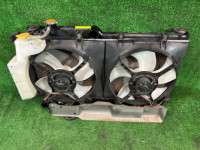 Radiador del motor SUBARU OUTBACK OEM 45111AG000 BP9 2004 EJ253 AT