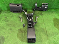 ช่องเก็บของและที่วางแขน комплект 92114AG120JC 66120AG101JC 35170AG000 SUBARU OUTBACK