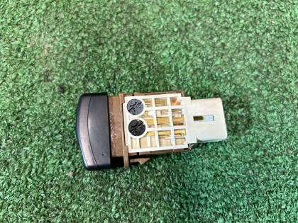 Кнопка обогрева заднего стекла SUBARU LEGACY OEM 83001AC110 BG5 1998 EJ20DD AT