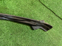 Уплотнитель дверей правый SUBARU LEGACY OEM 62710AC100 BG5 1998 Silver 406