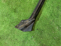 Уплотнитель дверей правый SUBARU LEGACY OEM 62710AC100 BG5 1998 Silver 406