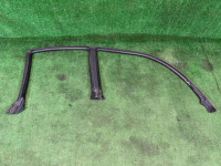 Уплотнитель дверей правый SUBARU LEGACY OEM 62710AC100 BG5 1998 Silver 406