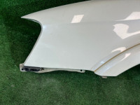 Guarda-lamas dianteiro esquerdo цвет 07C SUBARU LANCASTER OEM 57120AE031 BH9 2001 White 07C