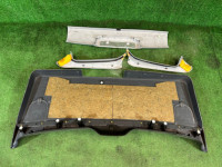 尾门饰板 SUBARU LANCASTER OEM 94320AE011AC BH9 2001 White 07C