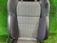 Сидение переднее правое SUBARU LANCASTER OEM 64010AE800ML BH9 2001 White 07C