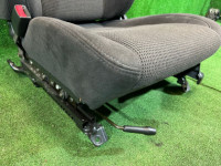 Asiento delantero izquierdo SUBARU LANCASTER OEM 64010AE470ML BH9 2001 White 07C