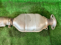 排气中段 SUBARU LANCASTER OEM 44200AE050 BH9 2001 EJ254 AT
