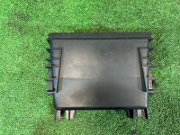 ช่องเก็บของใต้วิทยุ SUBARU LANCASTER OEM 66128AE000 BH9 2001 White 07C