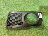 右フォグランプ周りカバー SUBARU LEGACY OEM 57731AE060 BH5 2000 arctic silver M 792