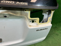 Дверь пятая Цвет 51Е SUBARU LEGACY OEM 61700AC000 BG5 1997 white 51E