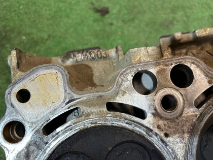 Culata izquierda Левая SUBARU LEGACY OEM 11063AB730 BMM 2012 FB25