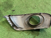 Заглушка вокруг туманки левая SUBARU LEGACY B4 OEM 57731AE610 BEE 2002 blue 14L