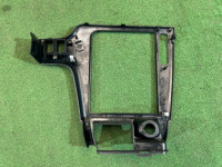 กรอบวิทยุ SUBARU LANCASTER OEM 66060AE330 BH9 2001 White 07C