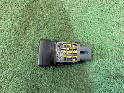 Кнопка птф SUBARU LEGACY OEM 83001AE000 BH5 2003 EJ208 MT5