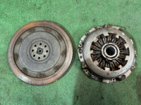 离合器套件（飞轮、压盘、从动盘） Сцепление SUBARU LEGACY OEM 30100AA840 30210AA570 12342AA070 BH5 2003 EJ208 MT5
