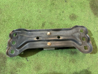 Automatic transmission mount траверса MERCEDES-BENZ C-CLASS OEM A2202400118 S203/ W2 2006 M271 AT